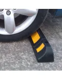Opritor roti auto reflectorizant, pentru locul de