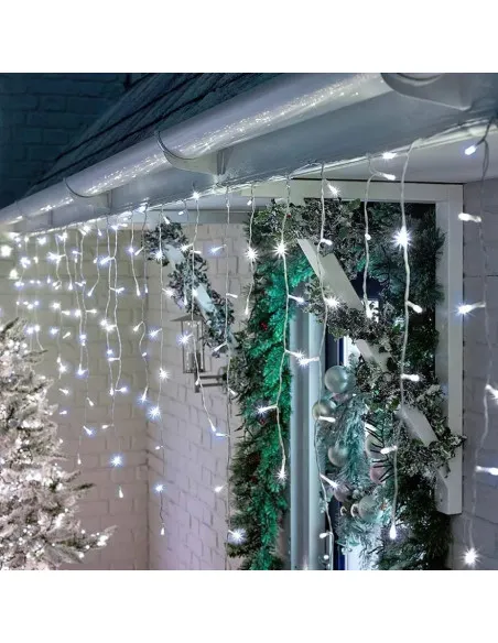 Instalatie 12 metri, 300 LED-uri tip turturi
