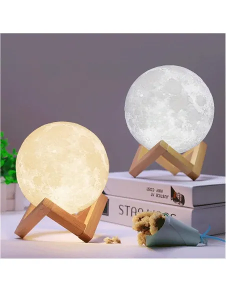 Moon Lamp 3D - lampa in forma de luna, lumina