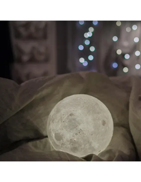 Moon Lamp 3D - lampa in forma de luna, lumina