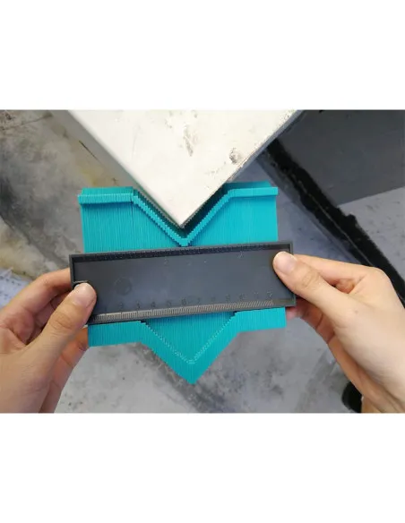 Sablon 3D pentru conturarea formelor