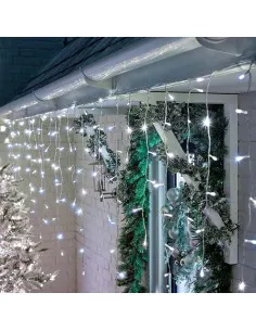 Instalatie 12 metri, 300 LED-uri tip turturi 2