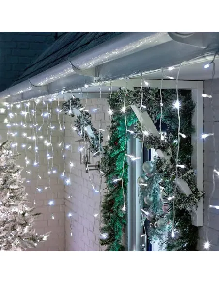 Instalatie 12 metri, 300 LED-uri tip turturi